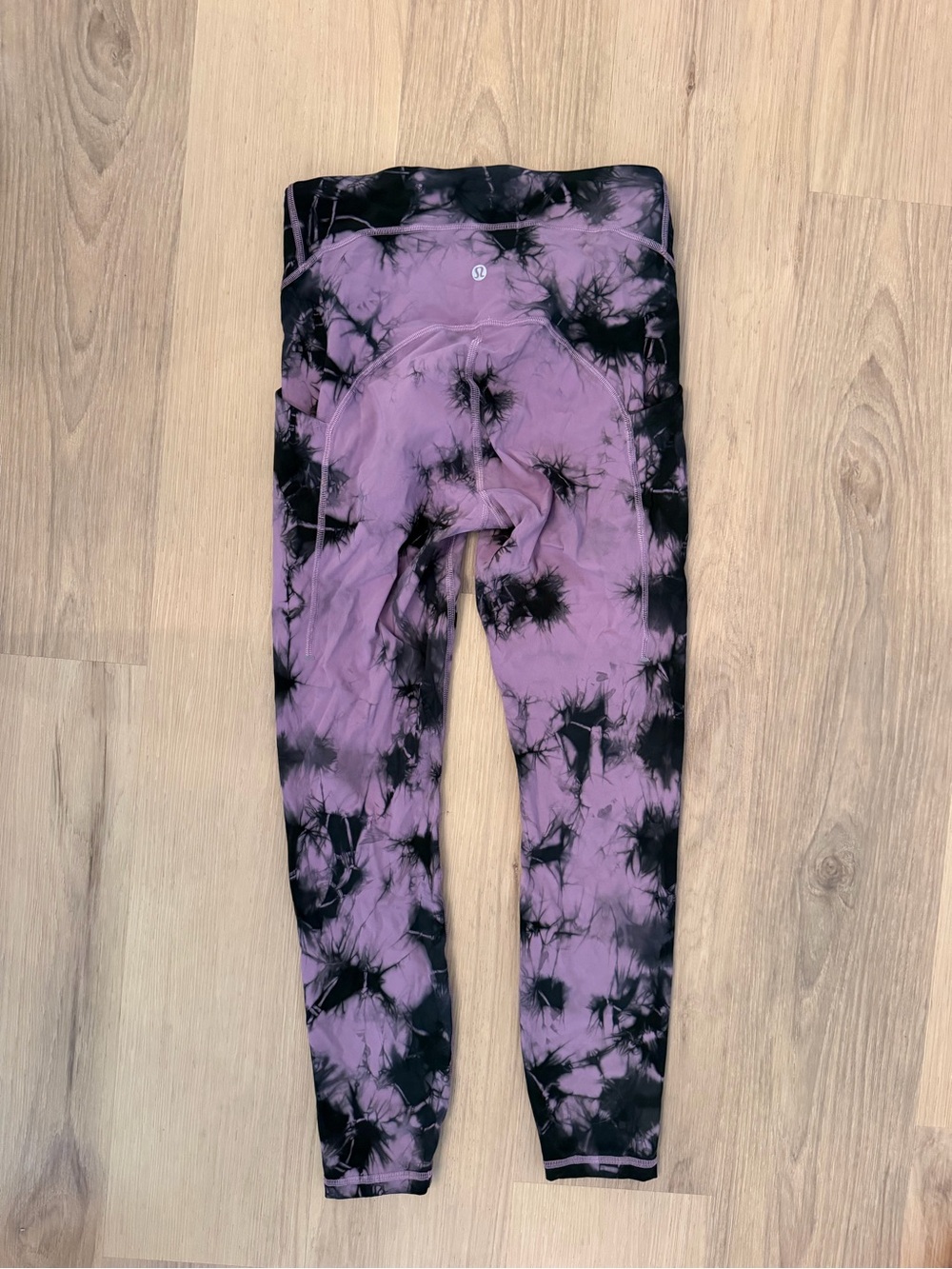 Lululemon Power Thru High-Rise Tight 24"
Asia Fit - Picture 3 of 3